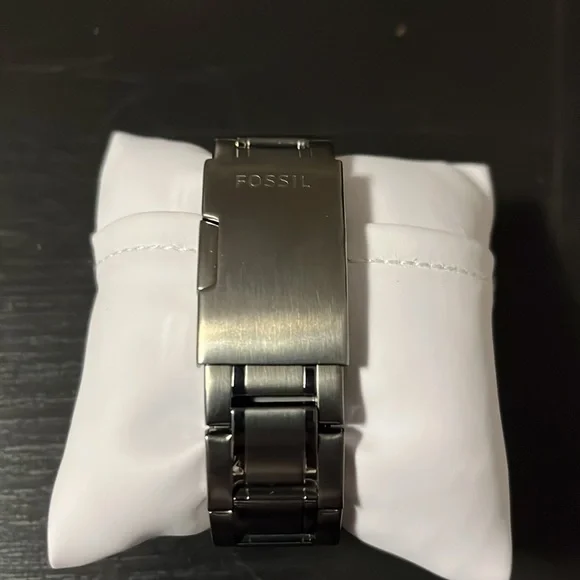 Fossil Watch - Picture 2 of 2